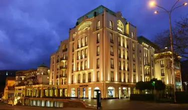 هتل آمباسادوری تفلیس