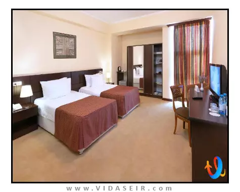 آنی سنترال این ایروان