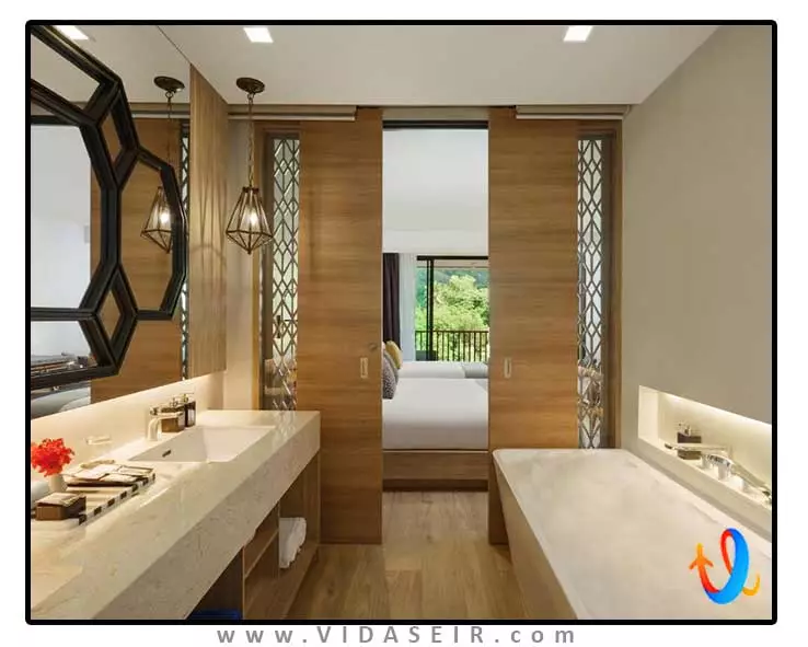 آویستا گرند کارون ام گالری پوکت