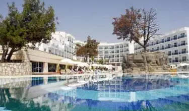 هتل اوتیوم سی لایت ریزورت کوش آداسی