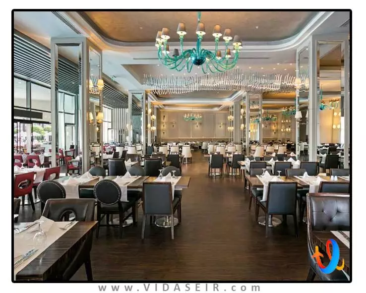 تایتانیک دلوکس لارا آنتالیا