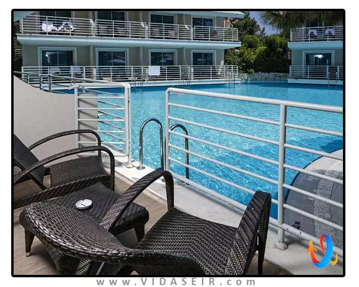 تایتانیک دلوکس لارا آنتالیا