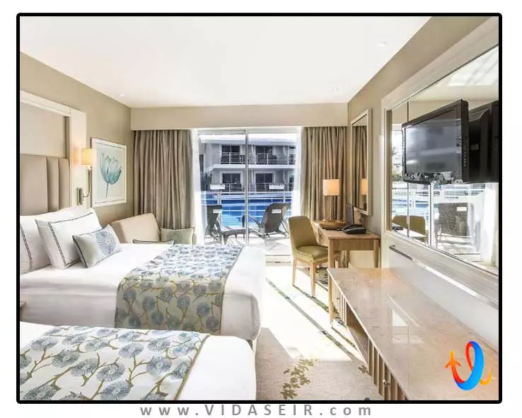 تایتانیک دلوکس لارا آنتالیا