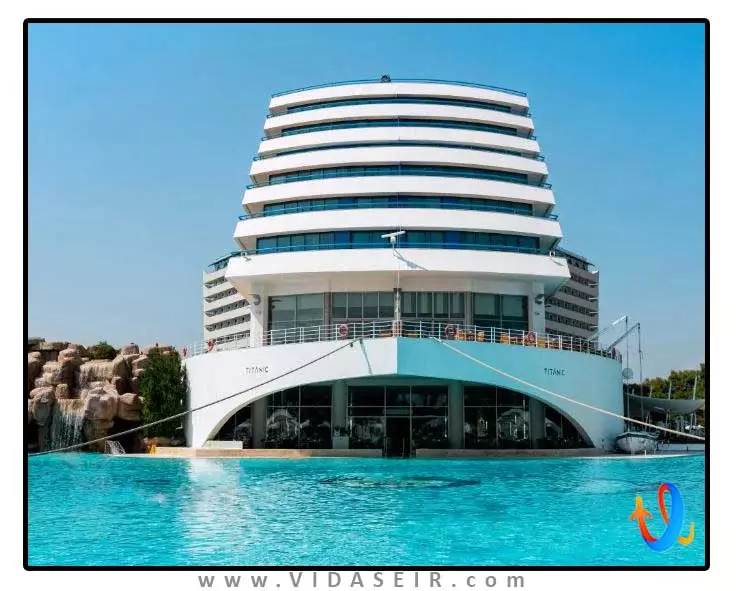 تایتانیک دلوکس لارا آنتالیا