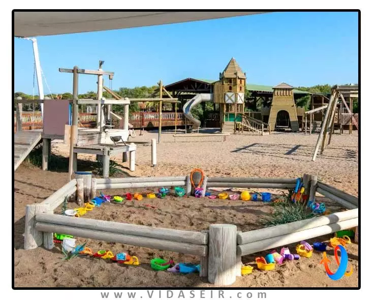 تایتانیک دلوکس گلف بلک آنتالیا