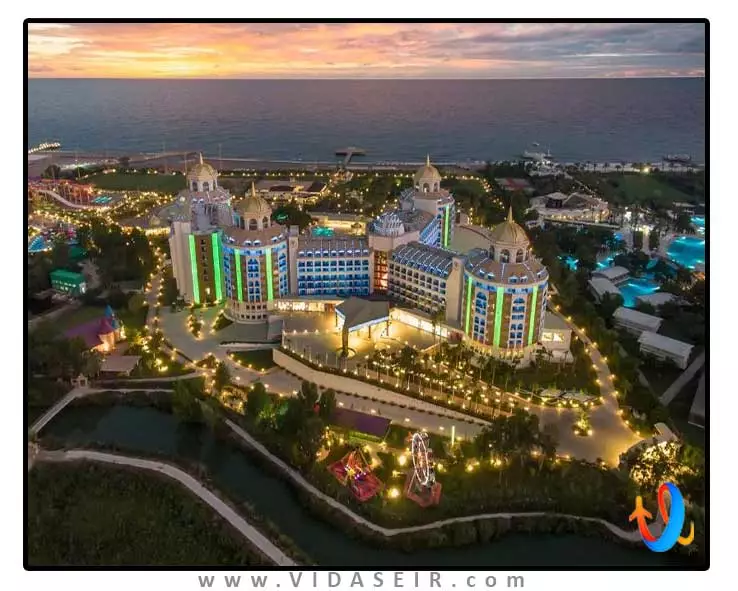 دلفین بی گرند ریزورت آنتالیا