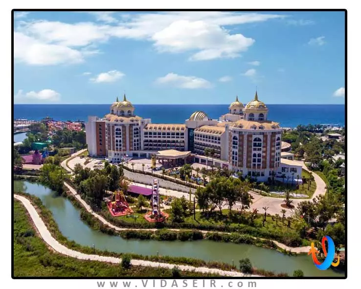 دلفین بی گرند ریزورت آنتالیا