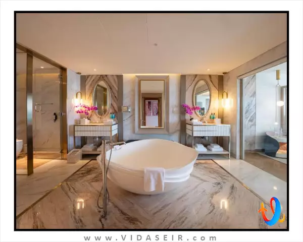 فایو لوکس دبی