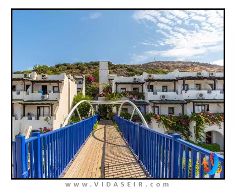 فور اور کلاب بدروم