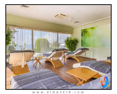 فور اور کلاب بدروم