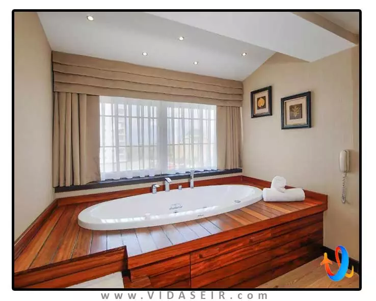 لیماک لارا دلوکس آنتالیا