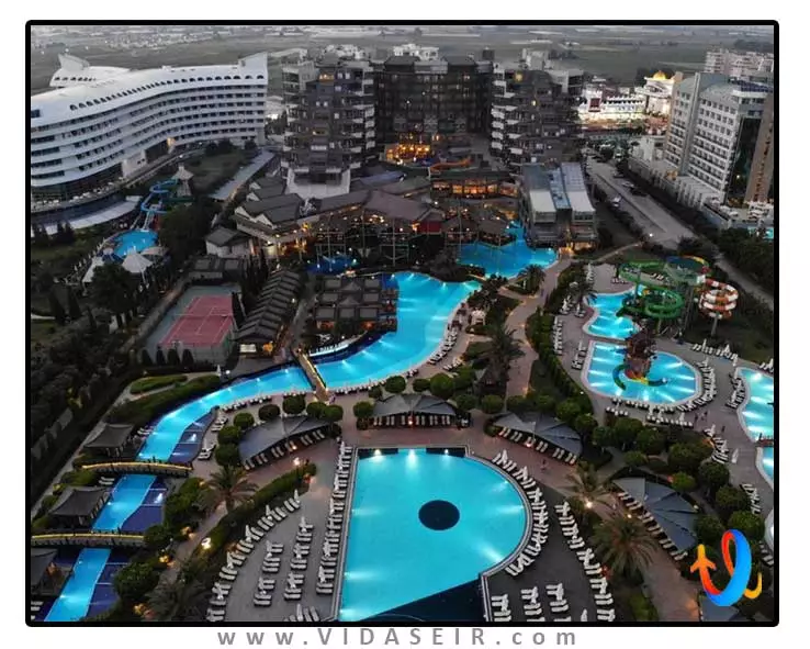 لیماک لارا دلوکس آنتالیا