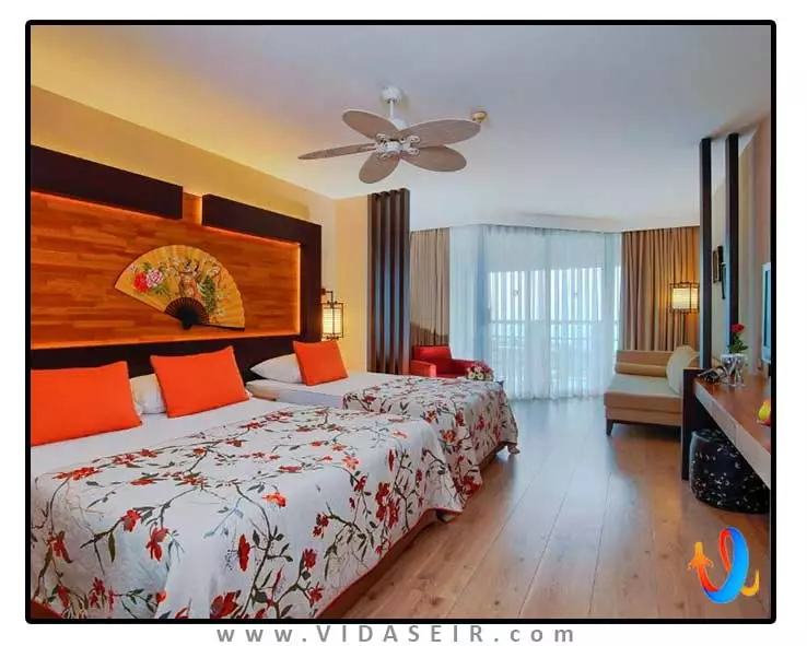 لیماک لارا دلوکس آنتالیا