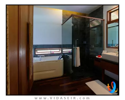 مدهوفوشی آیلند ریزورت مالدیو