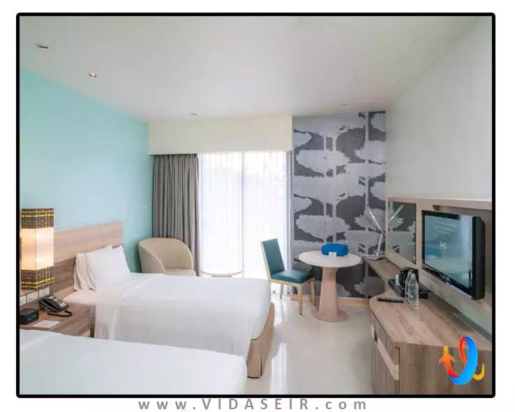 هالیدی این اکسپرس پوکت پاتونگ بیچ سنترال