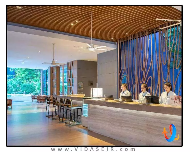 هالیدی این اکسپرس پوکت پاتونگ بیچ سنترال