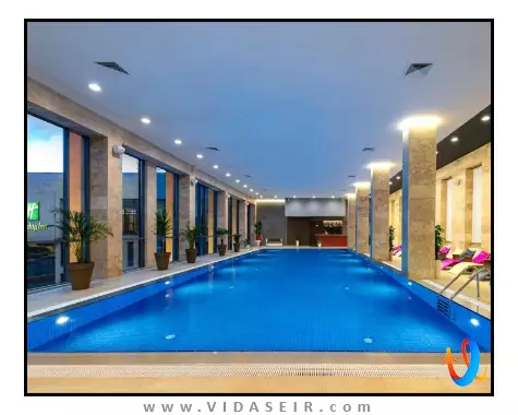 هالیدی این ریپابلیک اسکوئر ایروان