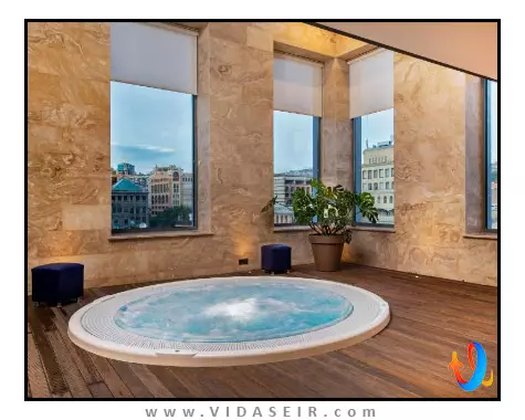 هالیدی این ریپابلیک اسکوئر ایروان