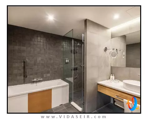 هالیدی این ریپابلیک اسکوئر ایروان