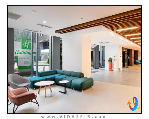 هالیدی این ریپابلیک اسکوئر ایروان