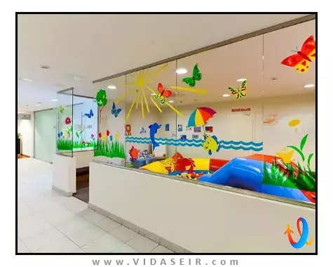 هالیدی این سنت پترزبورگ موسکووسکی ووروتا