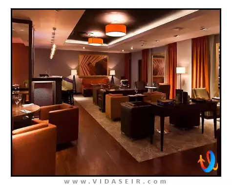 هالیدی این سنت پترزبورگ موسکووسکی ووروتا