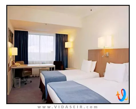 هالیدی این سنت پترزبورگ موسکووسکی ووروتا