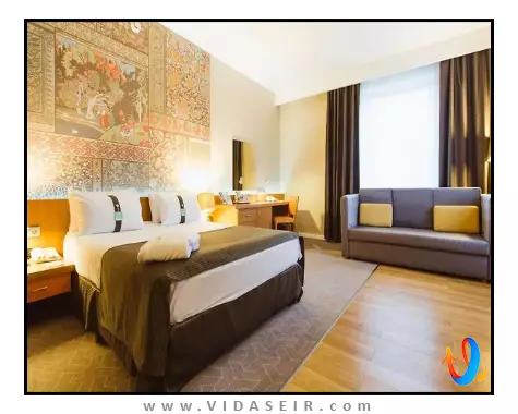 هالیدی این مسکو تاجانسکی