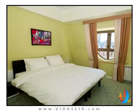 پیازا فور کالرز باتومی