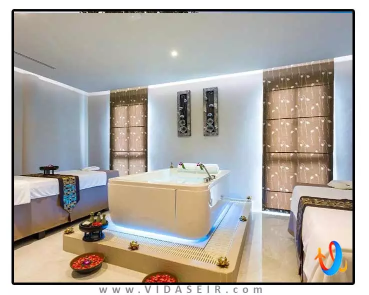 کرست ریزورت پول ویلاز پوکت