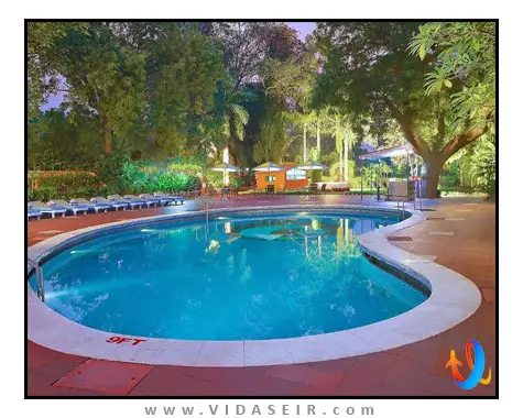 کلارکز شیراز آگرا