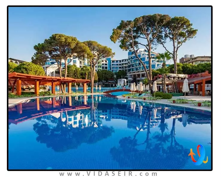 کورنلیا دلوکس آنتالیا