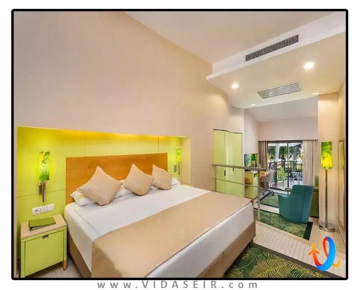 کورنلیا دلوکس آنتالیا