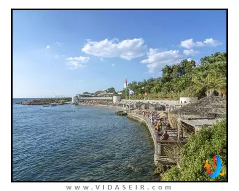 گرند بلو اسکای اینترنشنال کوش آداسی