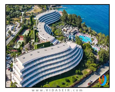 گرند بلو اسکای اینترنشنال کوش آداسی