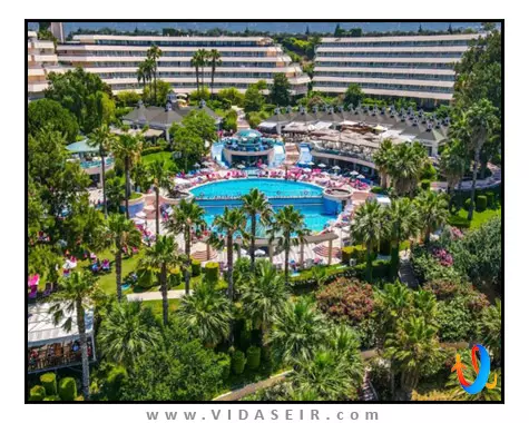 گرند بلو اسکای اینترنشنال کوش آداسی