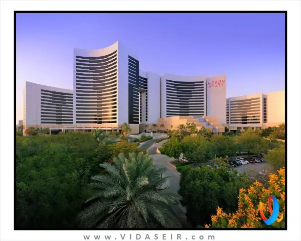 گرند حیات دبی