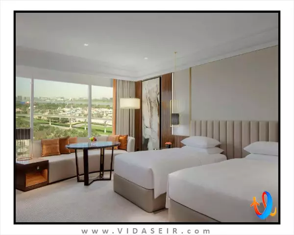 گرند حیات دبی