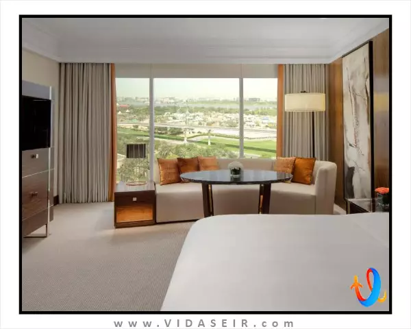 گرند حیات دبی