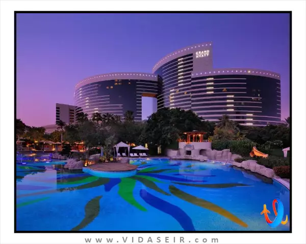 گرند حیات دبی