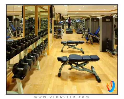 گرند حیات مسقط