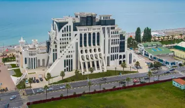 هتل گرند گلوریا باتومی